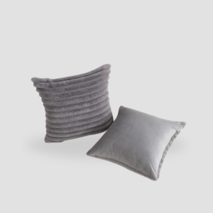 Housse de coussin fausse fourrure rayé gris
